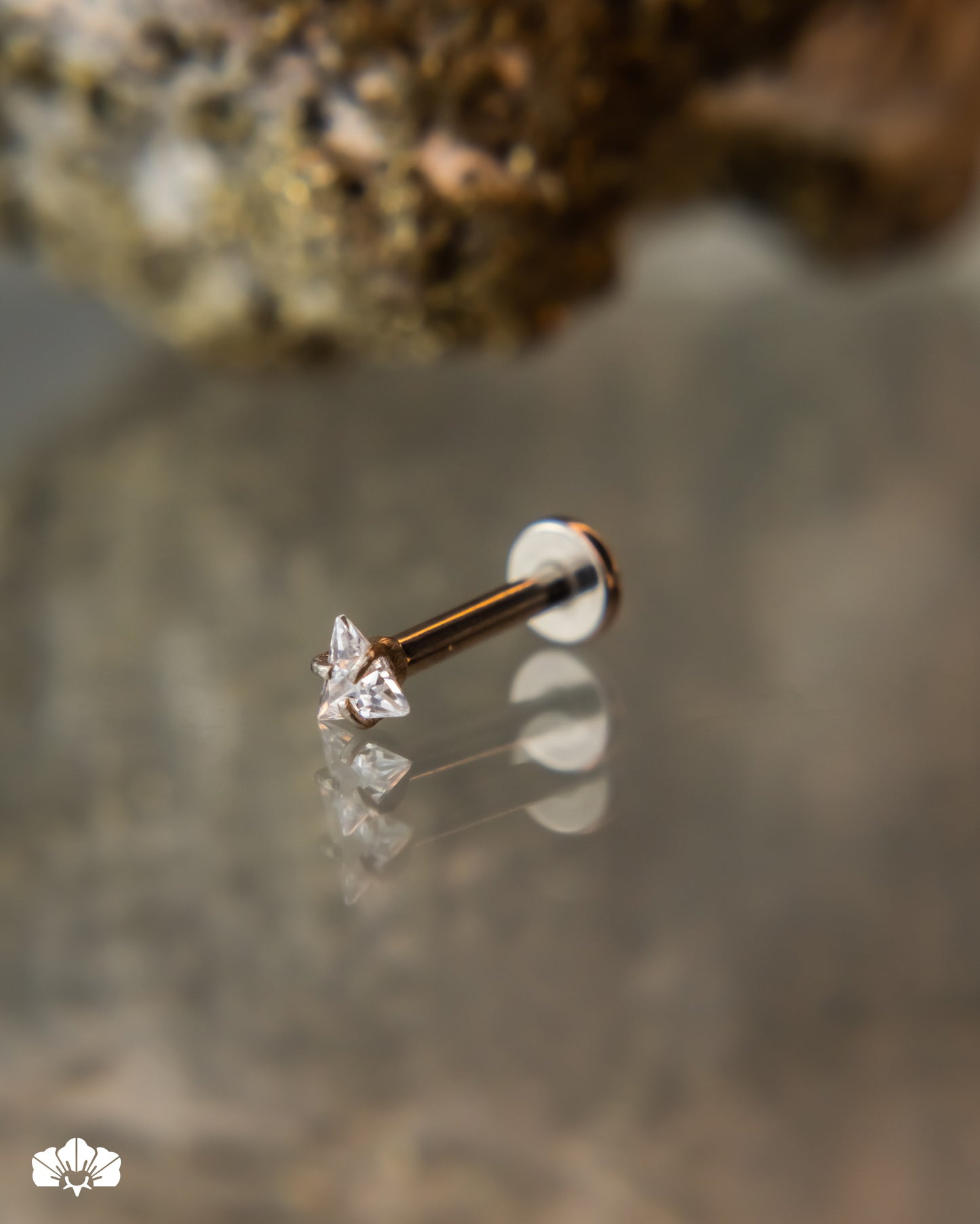 LABRET TITANIO TRIANGULO SWAROVSKI BLANCO