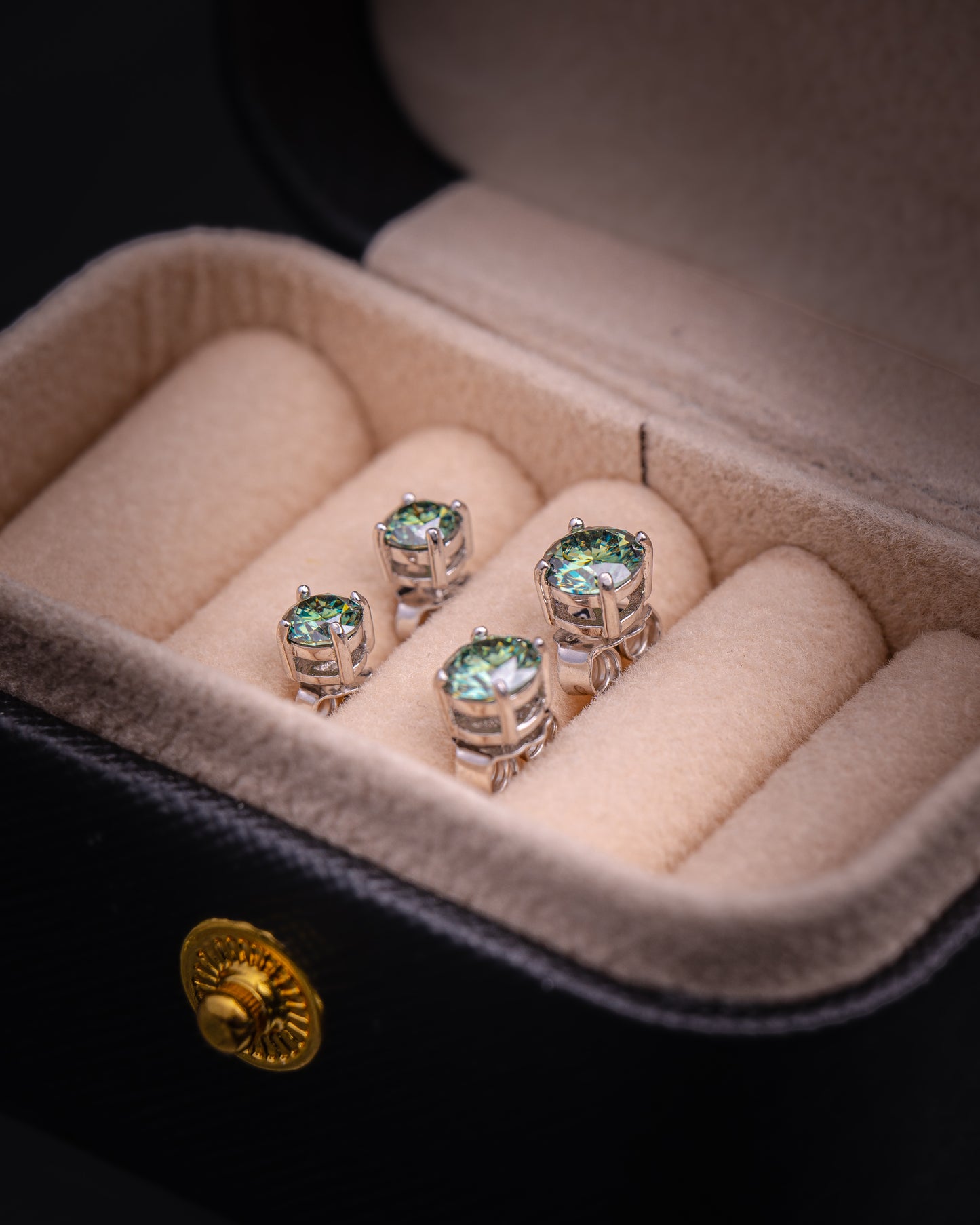 PENDIENTES PLATA LEY 925 ORO BLANCO 18K MOISSANITA VERDE 4MM