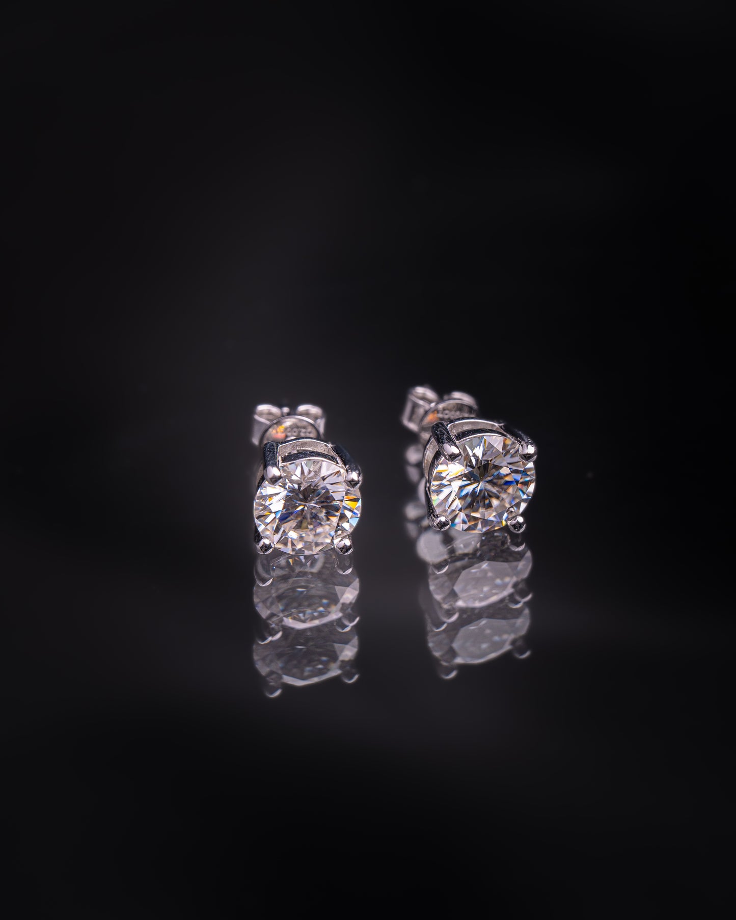 PENDIENTES PLATA LEY 925 ORO BLANCO 18K MOISSANITA 8MM
