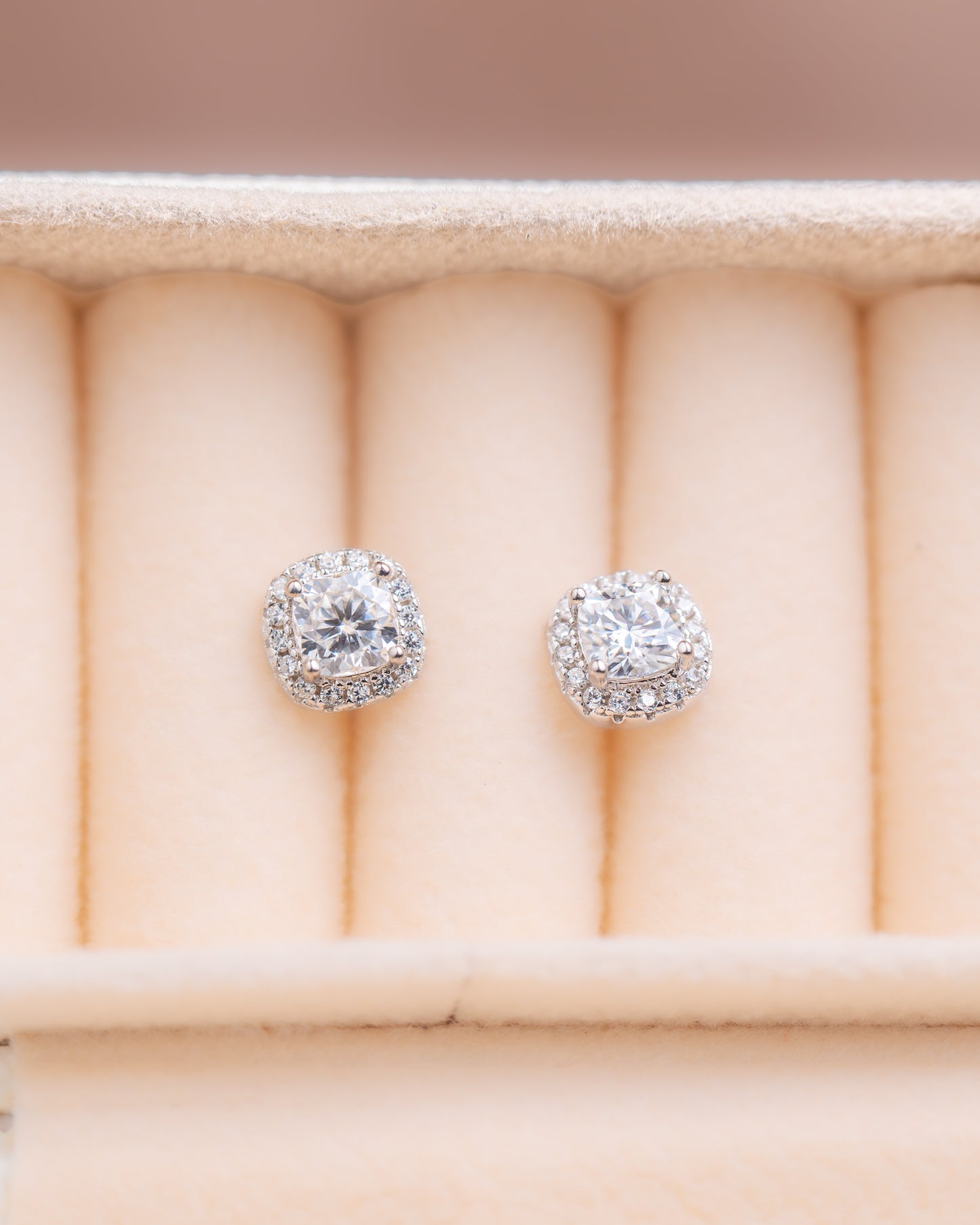 PENDIENTES PLATA LEY 925 MOISSANITA CORTE CUADRADO 0.80CTW