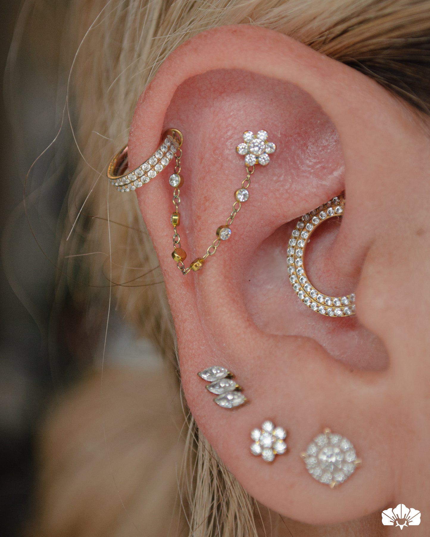 LABRET TITANIO MINI FLOR SWAROVSKI BLANCO