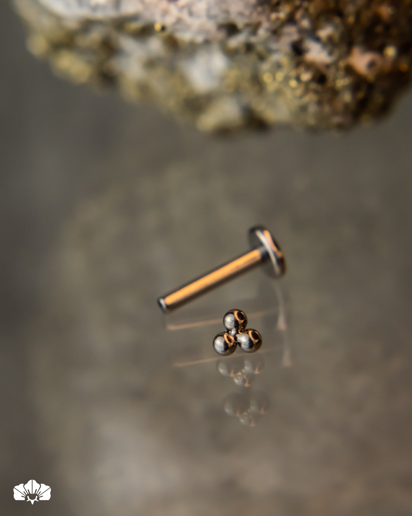 LABRET TITANIO MINI TRINITY LISO
