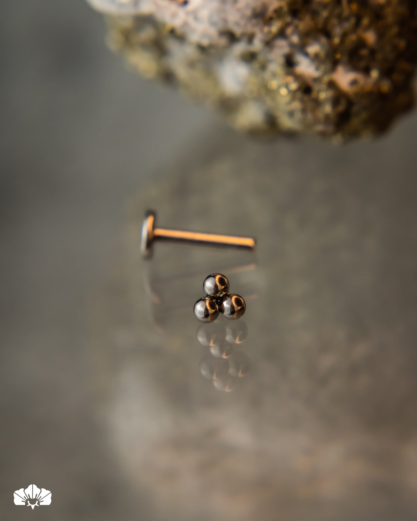 LABRET TITANIO MINI TRINITY LISO