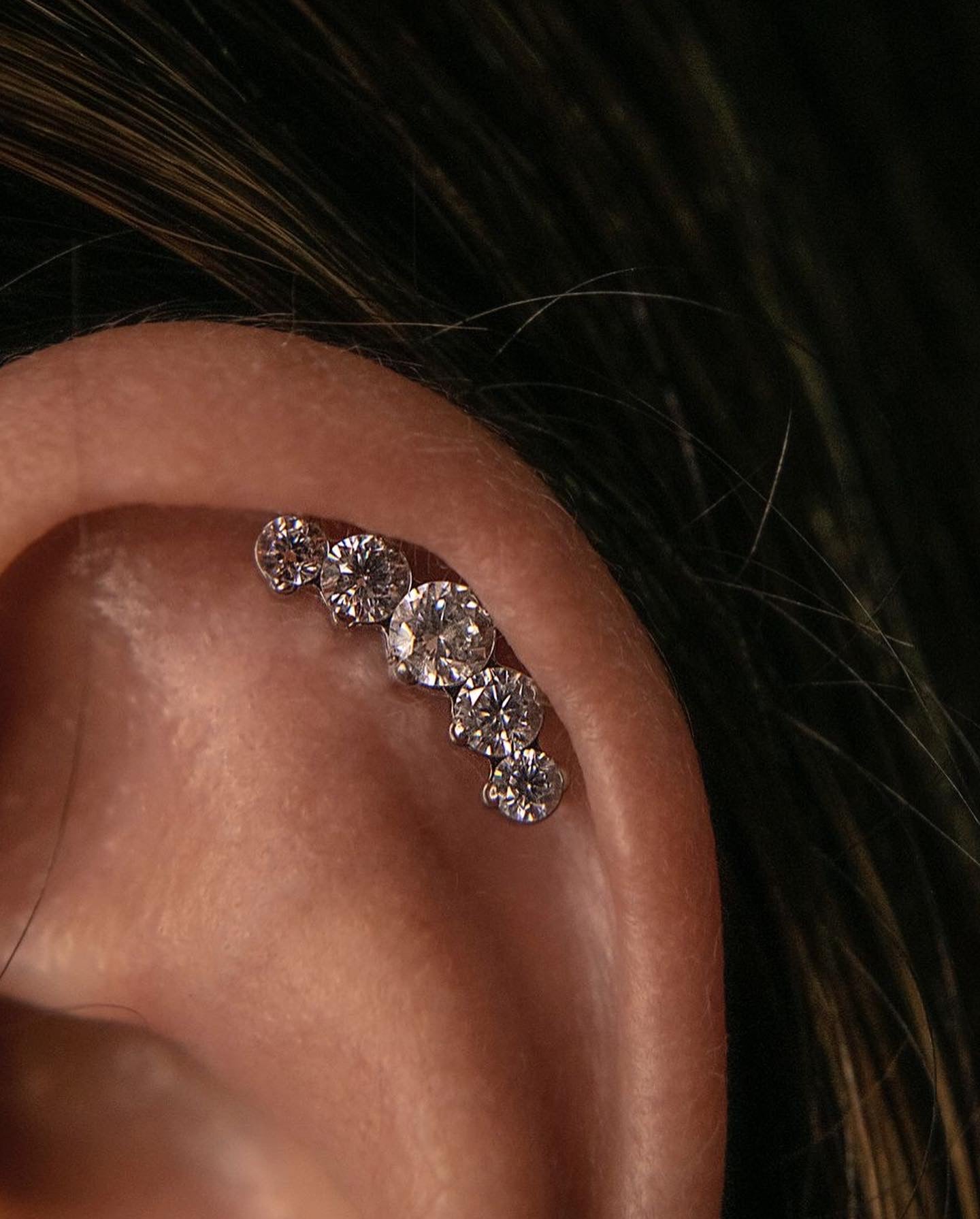 CLÚSTER TITANIO SWAROVSKI ENGASTE PRONG SET