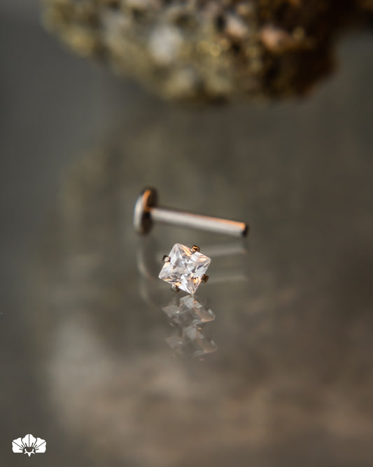 LABRET TITANIO SWAROVSKI CUADRADO BLANCO