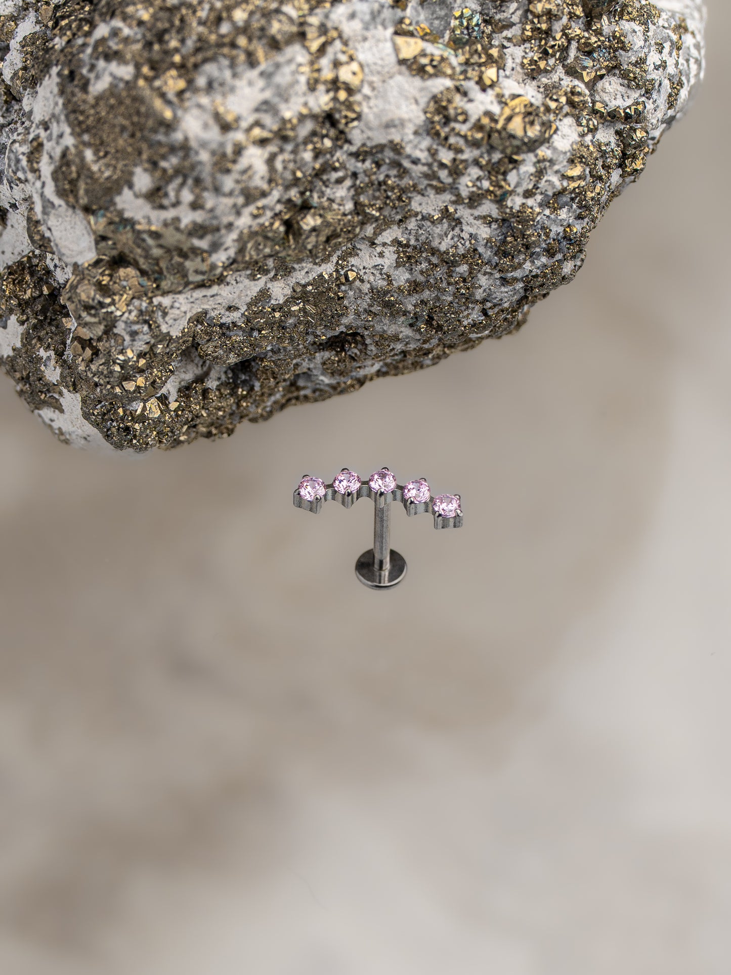 CLUSTER 5 MINI SWAROVSKI ROSADO PRONGSET TITANIO