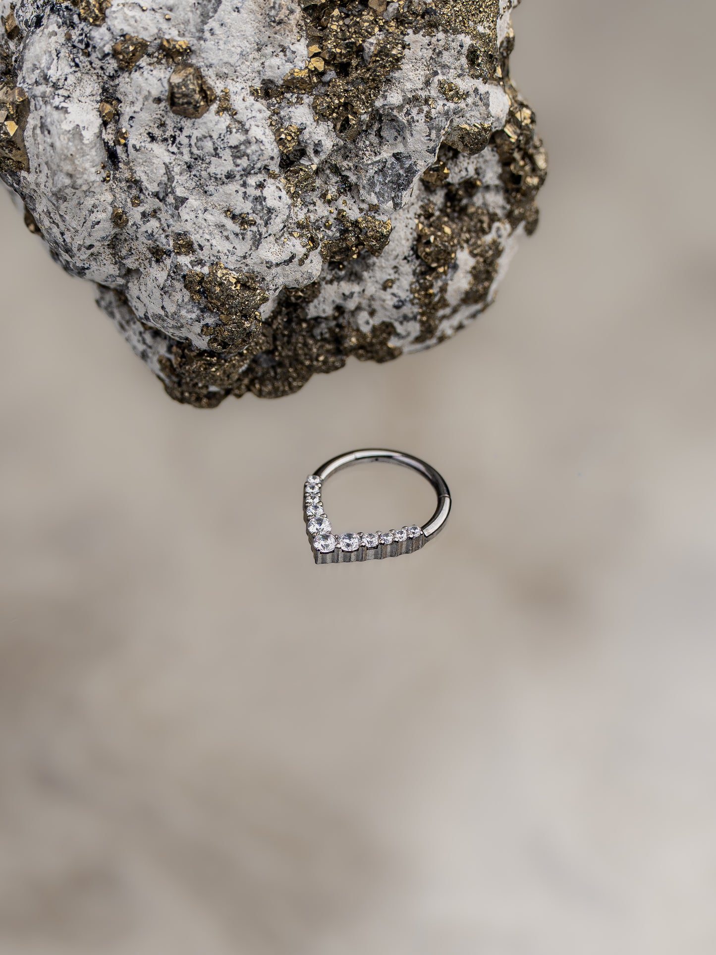CLICKER 10MM GOTA SWAROVSKI BLANCO GRANDE DEFRENTE TITANIO