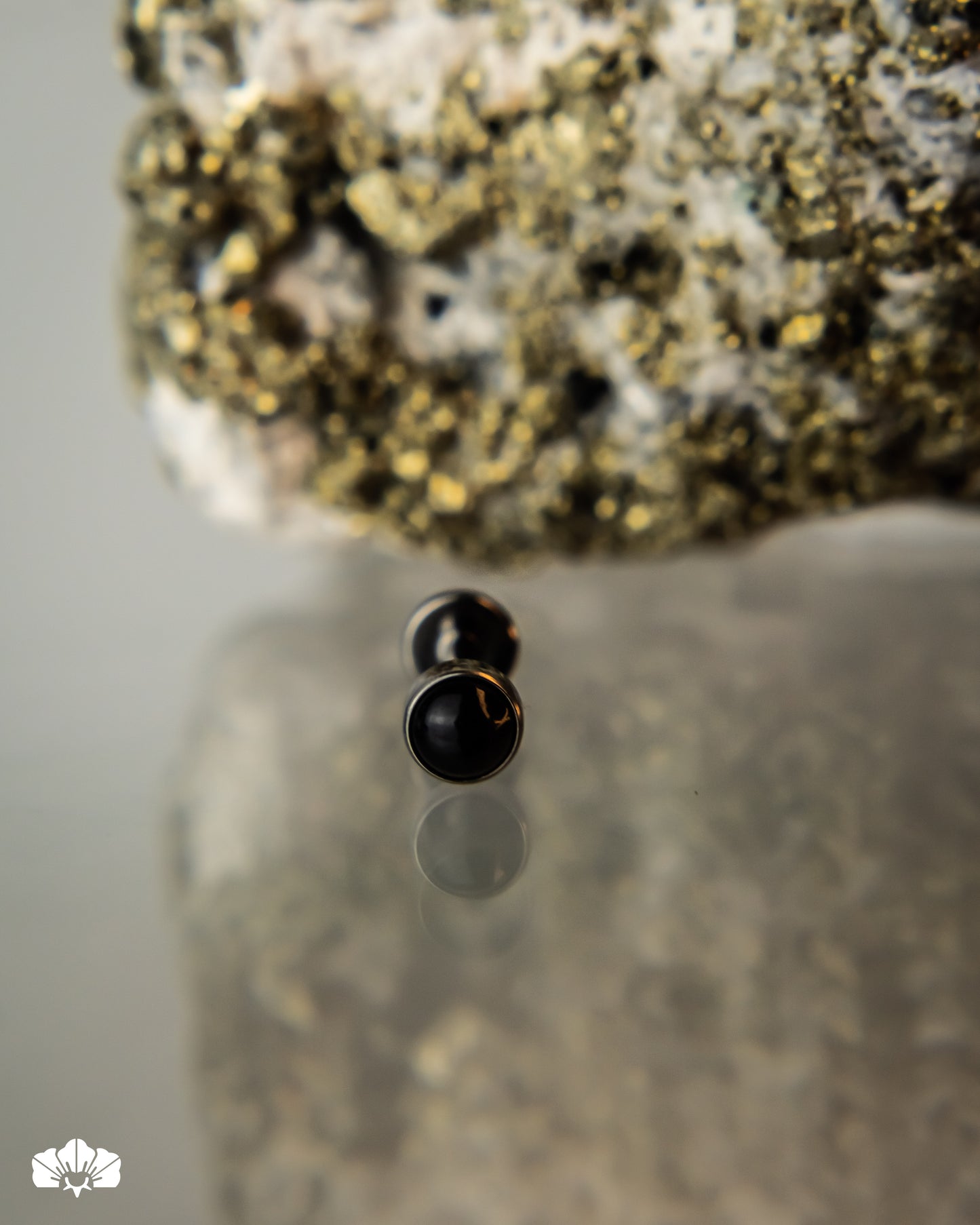 LABRET TITANIO PIEDRA ONIX 4MM